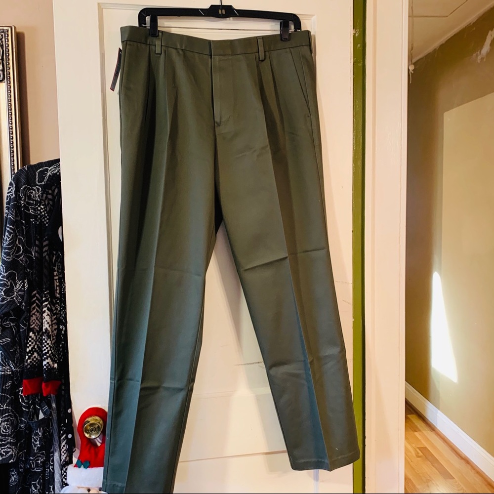 NWT Olive Green Dockers, iron free, flat front